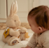Immagine di Peluche attività Baby Bunny, beige